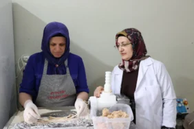 Gaziantep'te 23 Nisan özel konserinde 1000 kişilik çocuk korosu sahne aldı 2 thumbnail