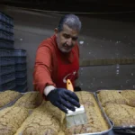 Gazianteplilerin 11 ay beklediği ramazan kahkesi tezgahlarda 49 AA-20260221-40630028-40630026-GAZIANTEPLILERIN_11_AY_BEKLEDIGI_RAMAZAN_KAHKESI_TEZGAHLARDA