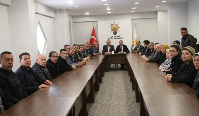 AA-20260224-40653432-40653430-AK_PARTI_GENEL_MERKEZ_YEREL_YONETIMLER_BASKAN_YARDIMCISI_YANILMAZ_KILISTE_TEMASLARDA_BULUNDU