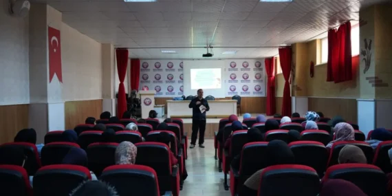 BÜYÜKŞEHİR’DEN EĞİTİMDEN SPORA DOLU DOLU BİR HAFTA 10 DEĞERLER EĞİTİMİ GENÇLİK SÖYLEŞİLERİ DÜZENLENİYOR