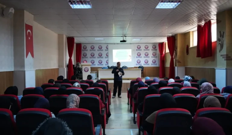 BÜYÜKŞEHİR’DEN EĞİTİMDEN SPORA DOLU DOLU BİR HAFTA 22 DEĞERLER EĞİTİMİ GENÇLİK SÖYLEŞİLERİ DÜZENLENİYOR