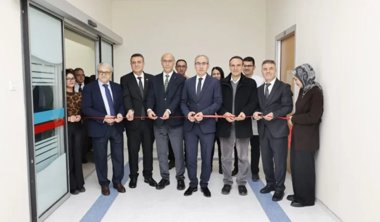 GİBTÜ’den Küresel Vizyon Hamlesi: Bölgenin En Yetkin Araştırma Merkezi Açıldı 30 DENEY HAYVANLARI AÇILIŞ (6)