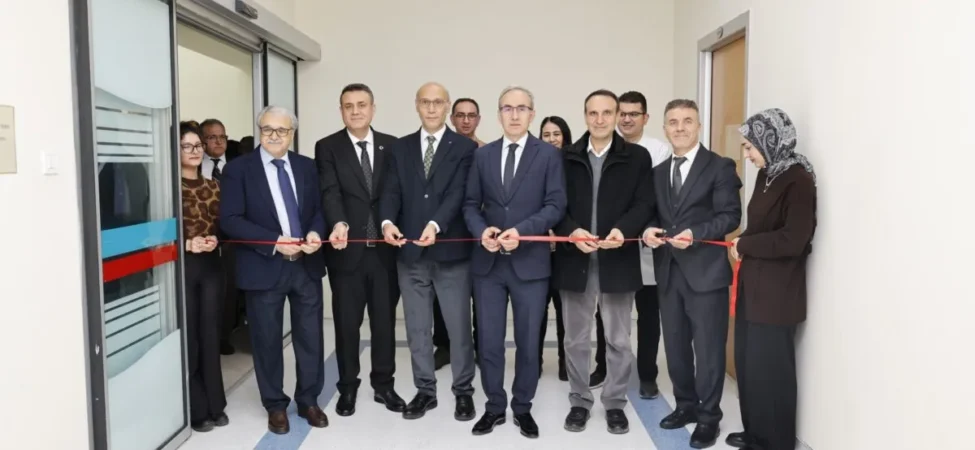 GİBTÜ’den Küresel Vizyon Hamlesi: Bölgenin En Yetkin Araştırma Merkezi Açıldı 3 DENEY HAYVANLARI AÇILIŞ (6)