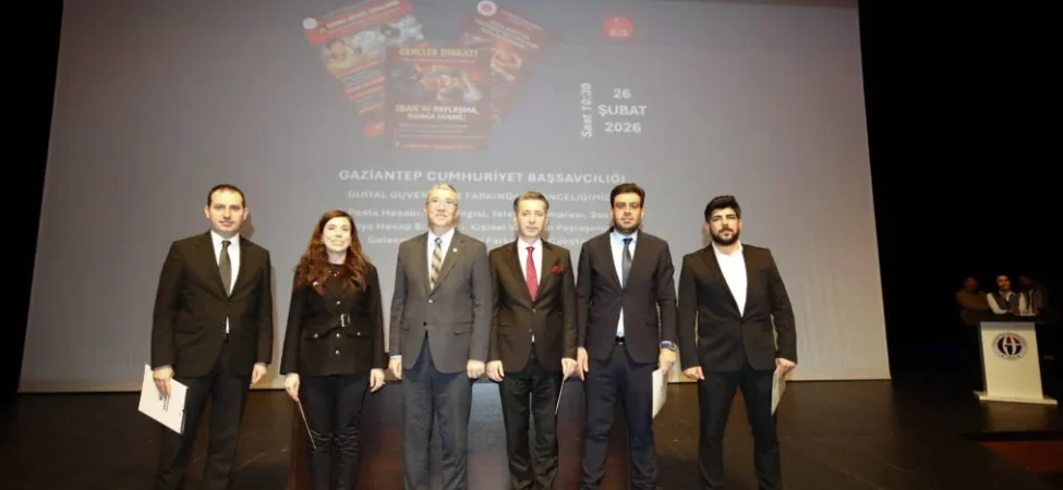 GAZİANTEP ÜNİVERSİTESİ’NDE DİJİTAL GÜVENLİK VE FARKINDALIK ÇALIŞTAYI DÜZENLENDİ 2 GAZİANTEP ÜNİVERSİTESİ’NDE DİJİTAL GÜVENLİK VE FARKINDALIK ÇALIŞTAYI-4