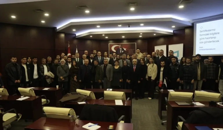 Gazetecilere Yapay Zeka ve Dijital Habercilik Eğitimi Gaziantep’te Gerçekleştirildi 77 IMG_3820