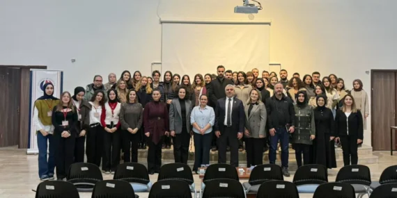 GAÜN’DE “HASTANE YAPILARINDA MİMARİ YAKLAŞIM” SÖYLEŞİSİ DÜZENLENDİ 11 IMG_9428