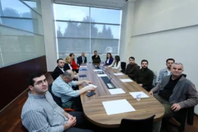 DUVARI BALYOZLA KIRILAN DEPODA 2 BİN 340 LİTRE ETİL ALKOL ELE GEÇİRİLDİ 1 thumbnail