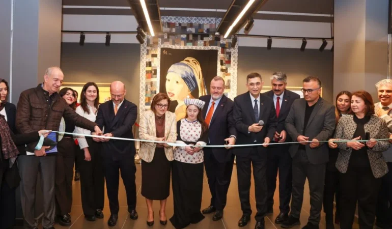 HOLLANDA İLE TÜRKİYE ARASINDAKİ 400 YILLIK BAĞ GAZİANTEP’TE SERGİLENİYOR 28 IMG_9514