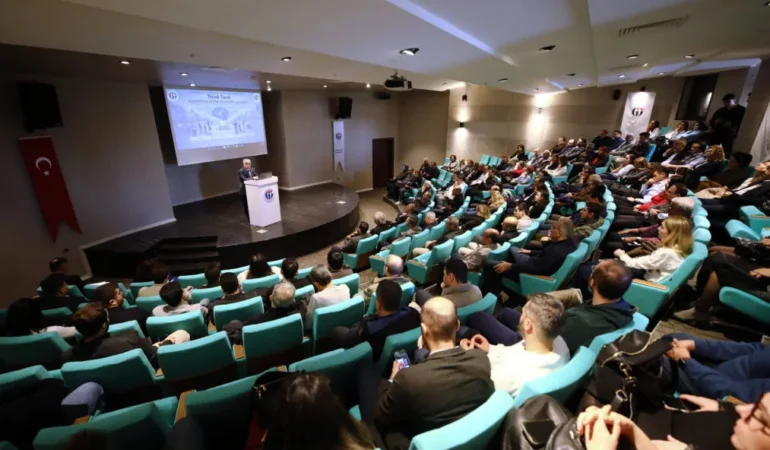 REKTÖR PROF. DR. DOĞAN’INKATILIMIYLA “MÜHENDİSLİK EĞİTİMİNİN DÖNÜŞÜMÜ” DEĞERLENDİRİLDİ 27 IMG_9533