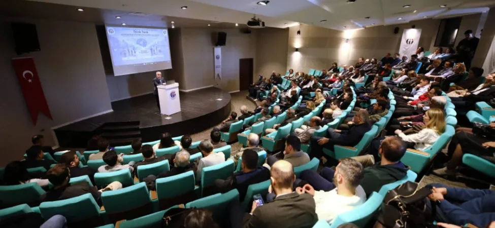 REKTÖR PROF. DR. DOĞAN’INKATILIMIYLA “MÜHENDİSLİK EĞİTİMİNİN DÖNÜŞÜMÜ” DEĞERLENDİRİLDİ 4 IMG_9533