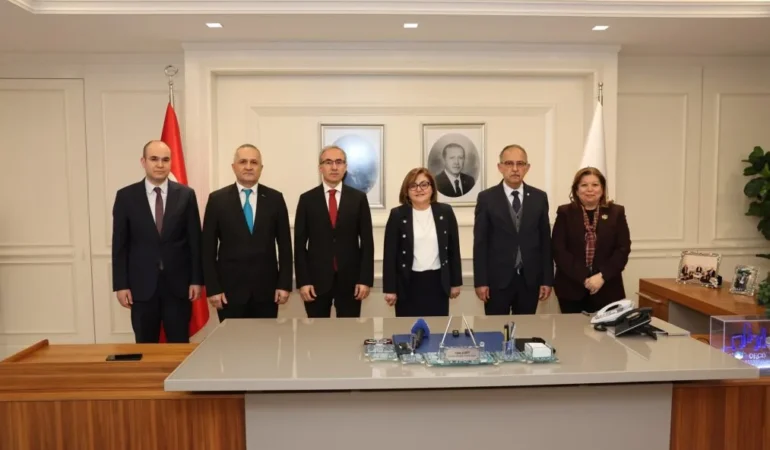 GAZİANTEP BÜYÜKŞEHİR’DEN ÜNİVERSİTE ÖĞRENCİLERİNE MESLEKİ DENEYİM FIRSATI 27 İŞGÜCÜ UYUM PROGRAMI GAZİANTEP’TE TANITILDI (2)