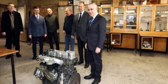 REKTÖR PROF_ DR_ DOĞAN MAKİNE MÜHENDİSLİĞİ AKADEMİSYENLERİYLE BULUŞTU - (4)