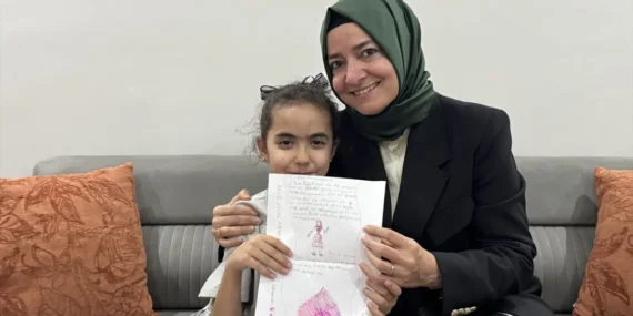 Parti Genel Başkan Yardımcısı Kaya, depremzede ailenin iftar sofrasına konuk oldu 10 ak-parti-genel-baskan-yardimcisi-kaya-depremzede-ailenin-iftar-sofrasina-konuk-oldu_e179d37c039b-1100x650