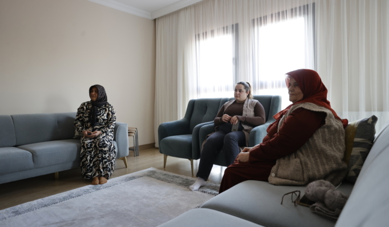 Cumhurbaşkanı Erdoğan'ın açıkladığı deprem konut fiyatları hak sahiplerini memnun etti