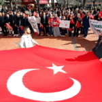 GAÜN'lü öğrencilerden Türk bayrağına saygı yürüyüşü 5 GAÜN'lü öğrencilerden Türk bayrağına saygı yürüyüşü