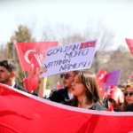 GAÜN'lü öğrencilerden Türk bayrağına saygı yürüyüşü 6 GAÜN'lü öğrencilerden Türk bayrağına saygı yürüyüşü