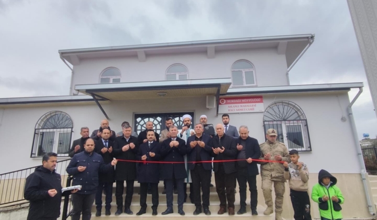 Gaziantep'te depremde yıkılan Hacı Ahmet Camisi yeniden yapılarak ibadete açıldı