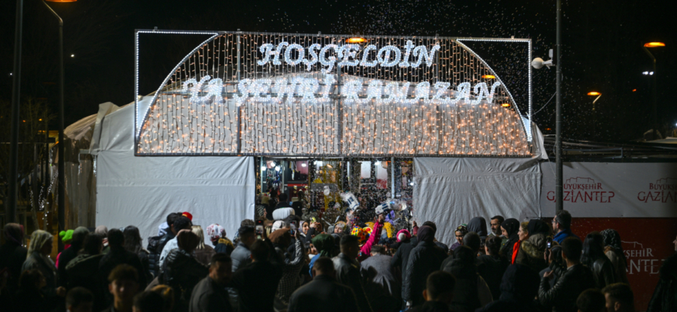 Gaziantep'te kurulan "Ramazan Sokağı"na yoğun ilgi 1 Gaziantep'te kurulan "Ramazan Sokağı"na yoğun ilgi