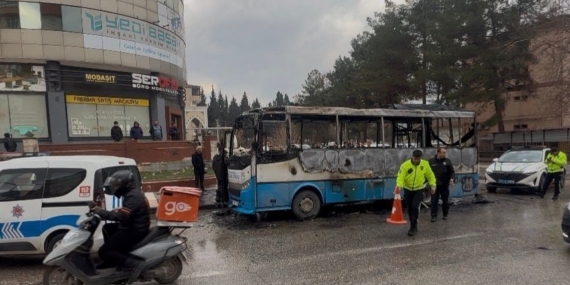 Gaziantep'te yolcu midibüsünde çıkan yangın söndürüldü