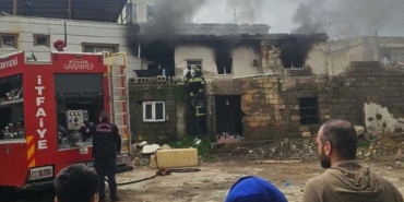 İslahiye'de evde çıkan yangın söndürüldü 89 İslahiye'de evde çıkan yangın söndürüldü
