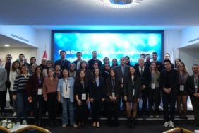 BÜYÜKŞEHİR DEPREM RİSKİNE YÖNELİK BİLİNÇLENDİRME EĞİTİMLERİ VERİYOR 1 thumbnail