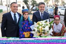 Tarım ve Orman Bakanı Yumaklı, Gaziantep Valiliğini ziyaret etti