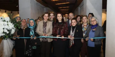 “19_ ASIRDA OSMANLI COĞRAFYASINDA KADIN” SERGİSİ ZİYARETE AÇILDI (6)