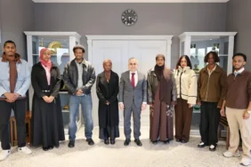 GAÜN REKTÖRÜ DOĞAN KENYALI ÖĞRENCİLERLE BİR ARAYA GELDİ-1