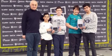 SANKO OKULLARI VEX IQ ROBOT YARIŞMASINDA TÜRKİYE BİRİNCİSİ VE ÜÇÜNCÜSÜ OLDU