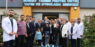 Bakan Işıkhan, Gaziantep'te Protez-Ortez Merkezi'nde engellilerle bir araya geldi