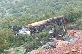 Gaziantep'te devrildikten sonra yanan tırın sürücüsü hayatını kaybetti