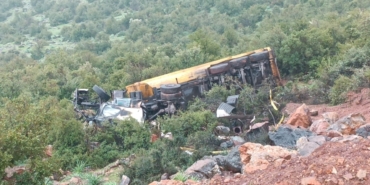 Gaziantep'te devrildikten sonra yanan tırın sürücüsü hayatını kaybetti