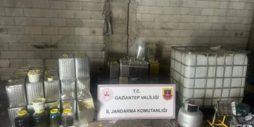 AA-20260413-41093345-41093344-GAZIANTEPTE_1500_LITRE_SAHTE_ZEYTINYAGI_ELE_GECIRILDI