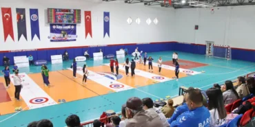 AA-20260415-41110607-41110601-UNILIG_SALON_HOKEYI_VE_FLOOR_CURLING_TURKIYE_MUSABAKALARI_GAUNDE_BASLADI