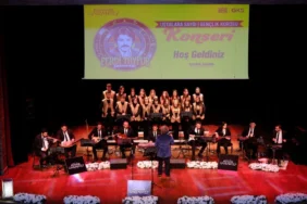 GAZİANTEP BÜYÜKŞEHİR’İN “USTALARA SAYGI” KONSERLERİ, FERDİ TAYFUR ŞARKILARIYLA DEVAM ETTİ (2)
