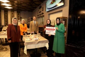 “HAYDİ GAZİANTEP KORUYUCU AİLE OLALIM” VE “SOFRANDA BANA DA YER VAR MI” TEMALI YEMEK ALTLIKLARI TANITILDI (2)