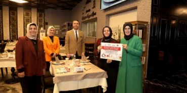 “HAYDİ GAZİANTEP KORUYUCU AİLE OLALIM” VE “SOFRANDA BANA DA YER VAR MI” TEMALI YEMEK ALTLIKLARI TANITILDI (2)