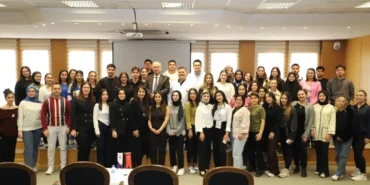SANKO ÜNİVERSİTESİNDE “AMELİYATHANEDE GÜVENLİ CERRAHİ” KONFERANSI DÜZENLENDİ (1)