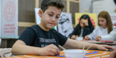 Diyarbakır'da ortaokul öğrencileri yapay zeka destekli görsel tasarımlar yapıyor