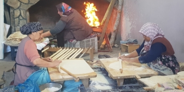 Gaziantep'te kadınların ürettiği yufka ekmekler belediye aracılığıyla satılıyor