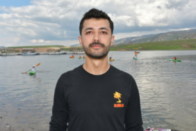 Tarihi Hasankeyf'te üniversite öğrencileri kano ve SUP etkinliğinde bir araya geldi
