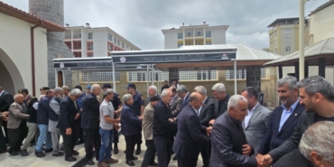 160 yıllık camide bayramlaşma töreni