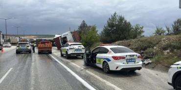 AA-20260515-41389899-41389896-TAG_OTOYOLUNDAKI_ZINCIRLEME_TRAFIK_KAZASINDA_1_KISI_YARALANDI