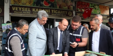 Gaziantep'te Kurban Bayramı öncesi sebze meyve halinde denetim yapıldı