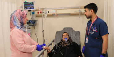 Hemşire anne ile doktor oğlu aynı hastanede görev yapıyor