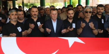 Nizip'te kanser nedeniyle vefat eden polis memuru Kalkan toprağa verildi