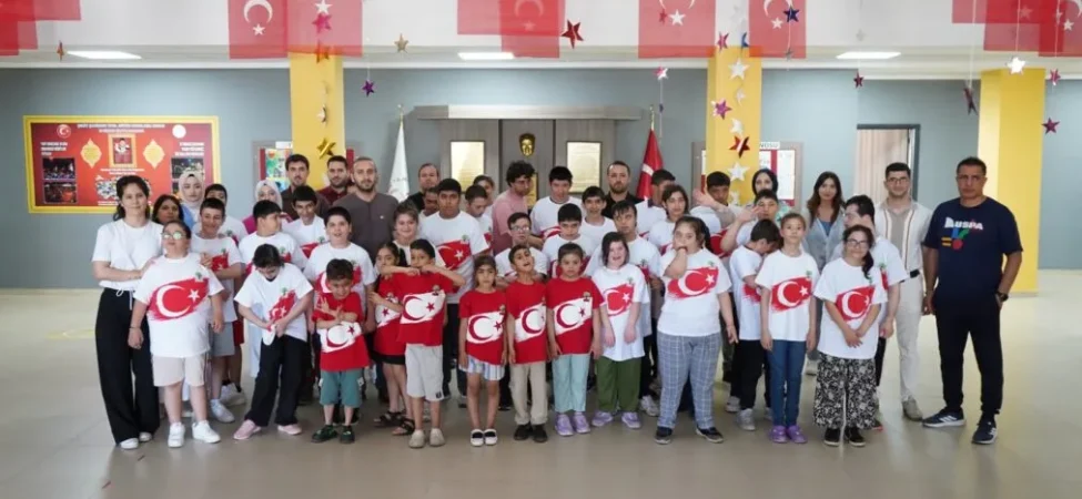 SPOR FESTİVALİ, ÖZEL GEREKSİNİMLİ ÖĞRENCİLERİN YÜZÜNÜ GÜLDÜRDÜ 8 1 (1)