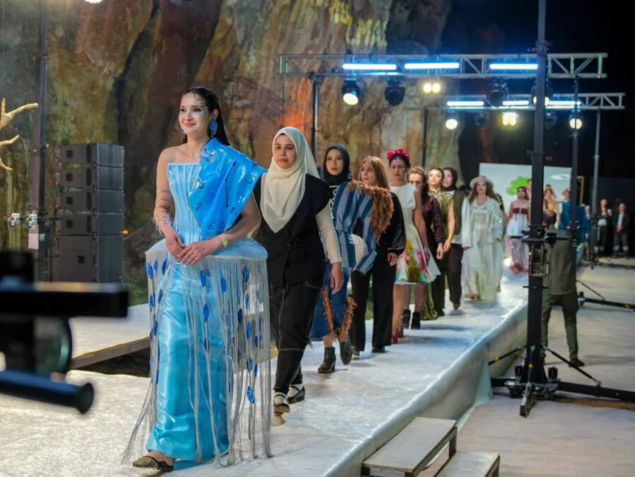 DÜLÜK ANTİK KENTİ'NDE MODA İLE TARİH BULUŞTU 4 102800