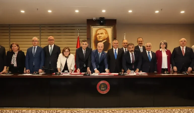Özvar’dan GİBTÜ’ye “Diş Hekimliği Fakültesi” müjdesi 27 5456ffae-a4bf-47fa-add5-1f1c8260dd9e