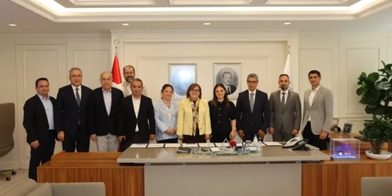 BÜYÜKŞEHİR, TADIM, İPEK YÜCEL SANAT VE EĞİTİM MERKEZİ BİNASI YAPIMI İÇİN PROTOKOL İMZALADI (1)